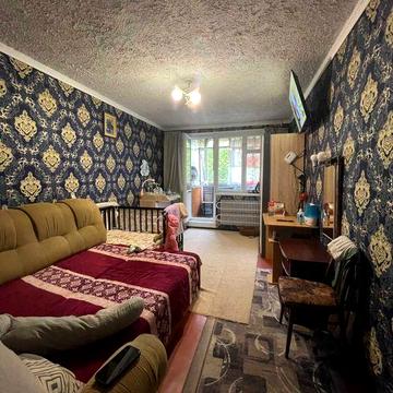 Продам 3-комнатную квартиру возле метро Дворец Спорта
