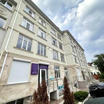Квіткова вул., 1