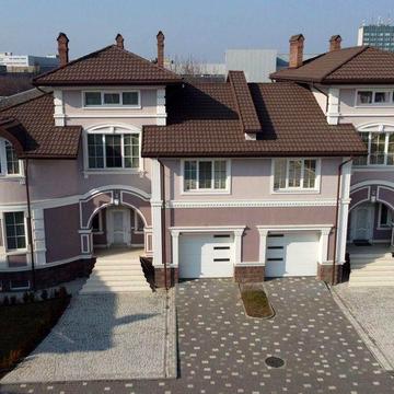 Преміальний будинок в закритому котеджному містечку з басейном