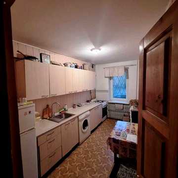 Срочно продам 4 к.кв.по ул.Дмитриевская 5