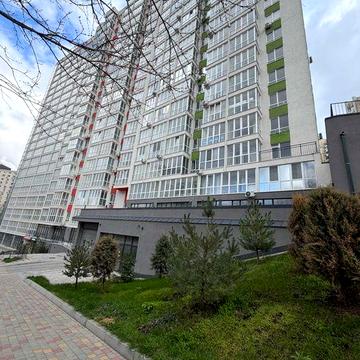 Продам в рассрочку 1 ком квартиру с ремонтом. Центр.