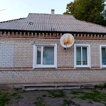 Продам будинок зі зручностями.Ділянка з двома адресами.