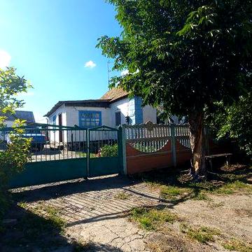 Будинок в селищі
