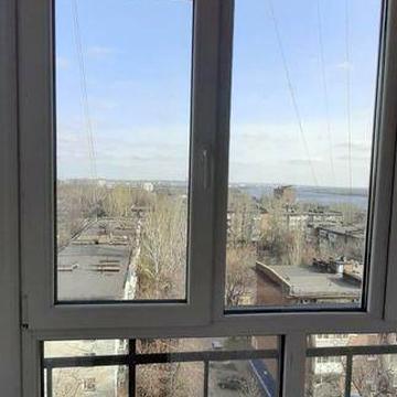 Продам 2 к.кв в центрi з панорамним видом на Днiпр та Хортицю.Можлива подобова сдача. ЖК Вознесеновский