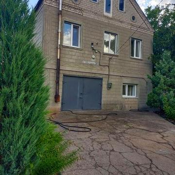 Продам двух поверховий будинок