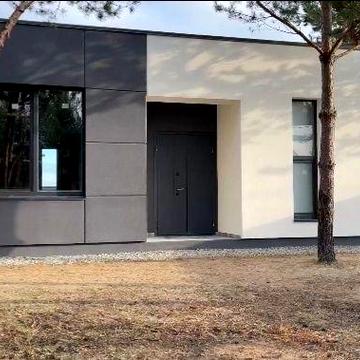 Готовий окремий  будинок з цегли, утеплений . Лісова зона .