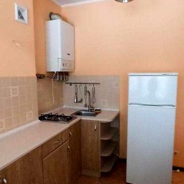 Продам 1-кімнатну квартиру з АГВ та балконом на Молдавнці