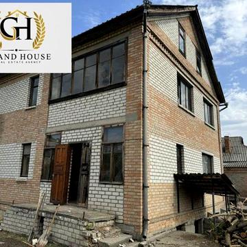 Продам двоповерховий будинок на Полтавській.