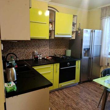 Продам 2 к.кв. з ремонтом на Одеській біля " Класу".