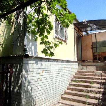 Продаж цегляного будинку на 17-му кварталі