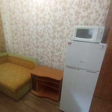 Продам 1-комнатную квартиру формат студия 1-й этаж 9-ти этажного дома проспект Ландау окна во двор