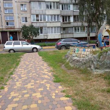 Машинобудівників вул., 6