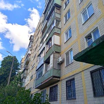 довгострокова оренда трикімнатної квартири (пять спальних місць}