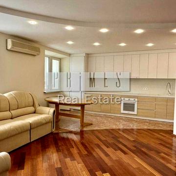 продаж квартири Дарниця 4 кімнати бульвар Верховної Ради 21Б