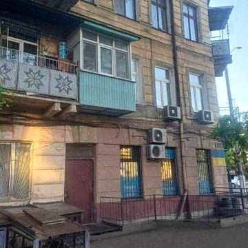 Продам 1-кімнатну квартиру в гарному стані!