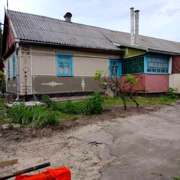 Продам пів будинку у м. Шепетівка