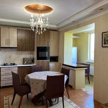 Оренда 3 кім. квартири по вул. Корольова