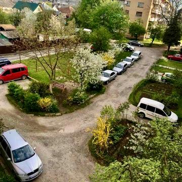 Продається 1-кімнатна квартира в центрі м. Свалява
