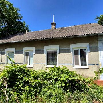 )( Продаж будинку для проживання