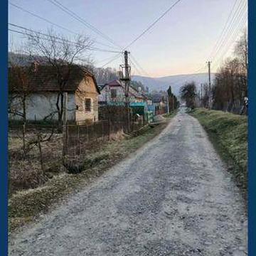 Будинок з ділянкою