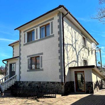 Продам дом с большим участком в с. Лески