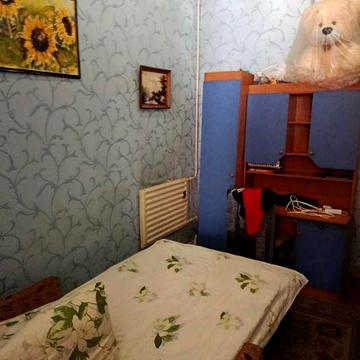 продам 2 кімнатну квартиру Погранічна -Корабелів, 1 поверх,високі стелі,парадний вхід з вулиці