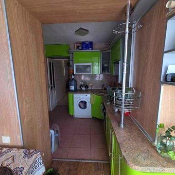 Продам 2 ком.кв. на Ленпоселке. АГВ,мебель,техника.
