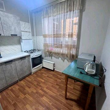 Короткострокова оренда 1 кімнатної квартири. Вул Г Крут