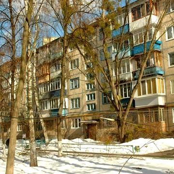 Продам 2х кімнатну квартиру вул. МІЛЮТЕНКА .12