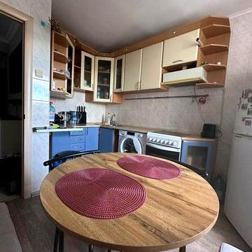 Продам 1к квартира Оболонь Левко Лукяненко 2/4 Цегляний будинок Укриття Вид на озеро Метро 10 хв