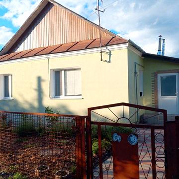 Продам будинок біля лікарні