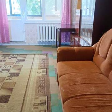 ЗДАМ від власника  без комісії 2 кімнати у трьокімнатній квартирі