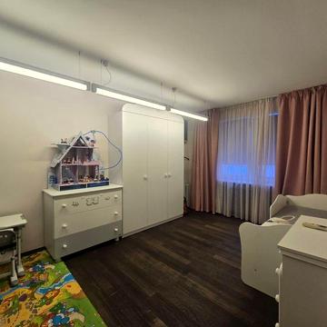 м.Деміівка 5 хв, пров.Феодосійський 14А,є паркінг