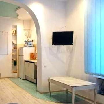 Ексклюзивна квартира-студія з власним двориком у престижному районі Одеси!