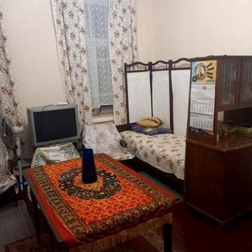 Продам квартиру 3-х комн. в коммуналке, центр