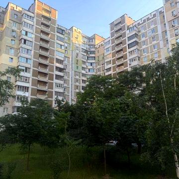 Продаж 2 кімнатної квартири Анни Ахматової 8