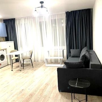 Стильна студія біля метро Політехнічний інстіткт