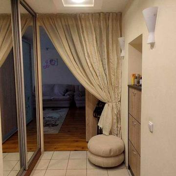 Продам 2 кімнатну студію з меблями та технікою