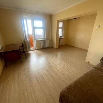 Продаж вул. Мілютенка, 28в, простора 1 к.кв. 52 кв.м