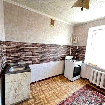 Продам чисту охайну  1 к/к, в районі «Велам»