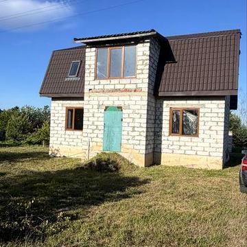 Будинок  10 км від Луцька