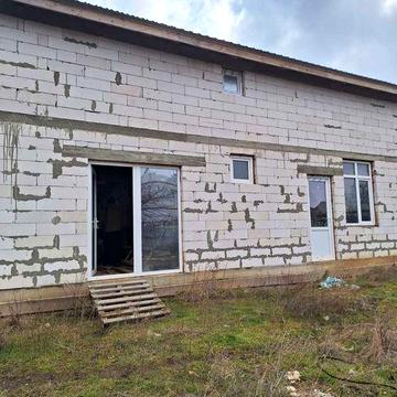 Продам недостроенный дом на 6 сот,цена 25т$