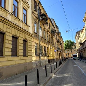 Продаж 5-кім квартира Томашівського Дудаєва Центр бізнес хостел