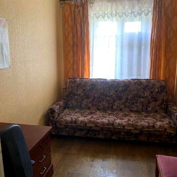 Продаж гостинки  метро Ботанічний сад