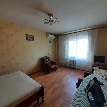 Здам простору, світлу 1 кім на Драгоманова 12а, м Позняки