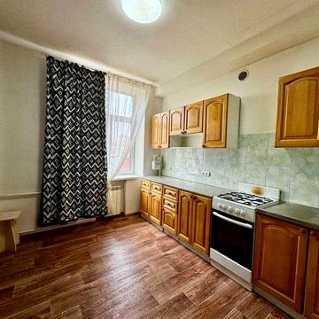 Продаж 3 кімнатной квартирі В центрі Дніпра . ТЦ Пассаж