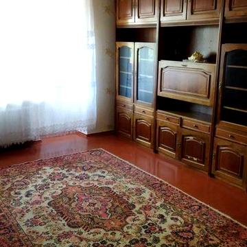 Здається 1 кімнатна квартира, з автономним опаленням, район базара