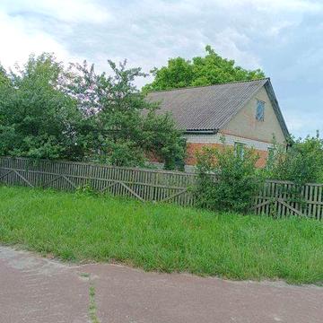 Продаж будинку в с.Черниш із земельною ділянкою 30 соток. Ціна 12 000 $