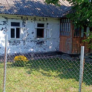 Продаж  деревяного будинку земельна ділянка
