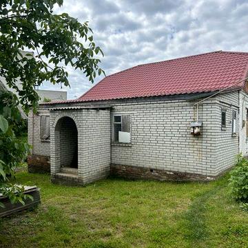 Продаж будинку з ділянкою під реконструкцію або забудову